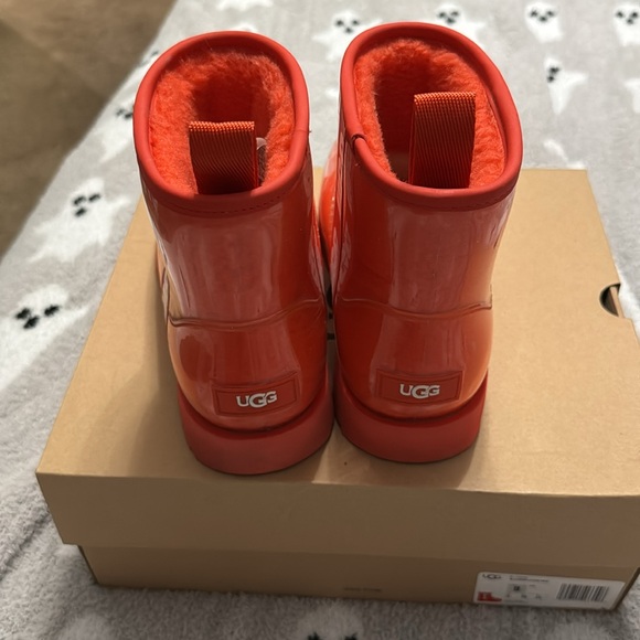 Ugg classic clear mini boots - Picture 6 of 8
